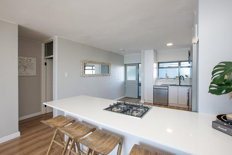 2 Bedroom Property for Sale in Bloubergstrand Western Cape